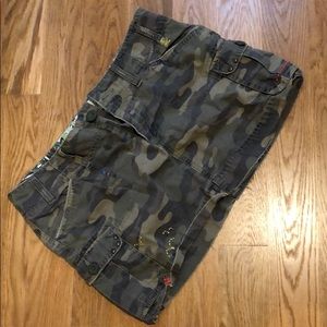 Camo cargo skirt with fun details.